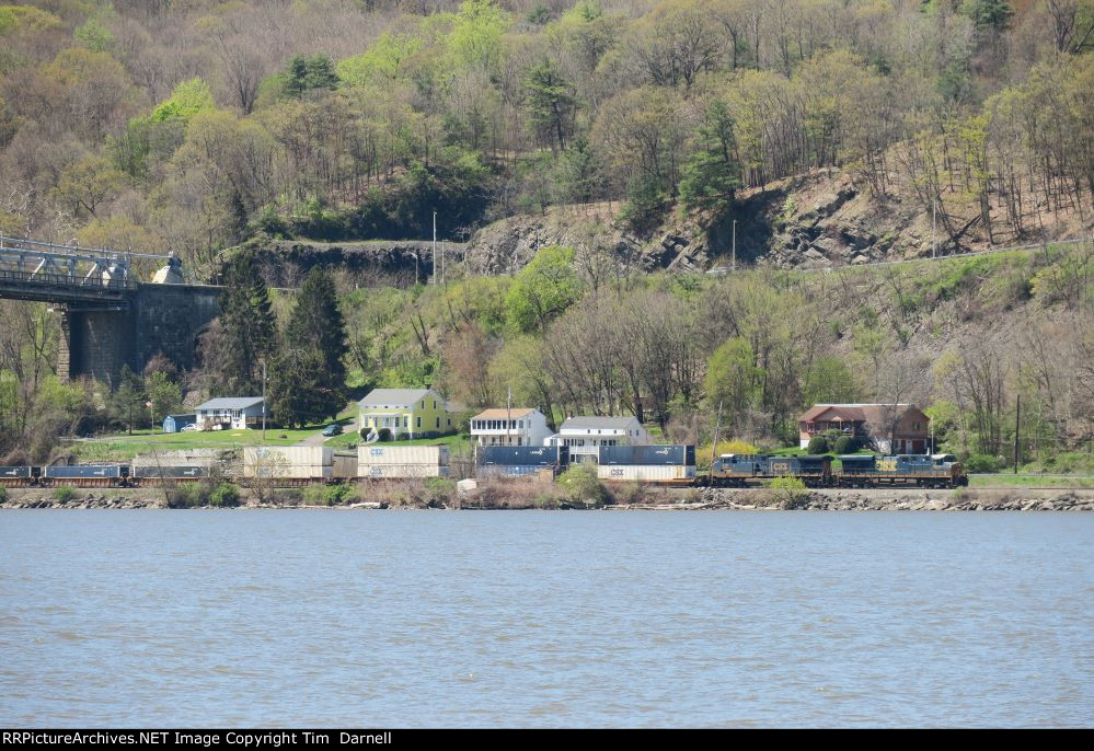 CSX 5313 leads I157